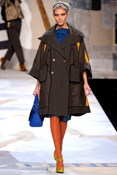 Look 1
